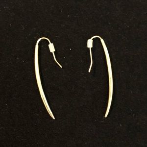 Stella & Dot gold earrings